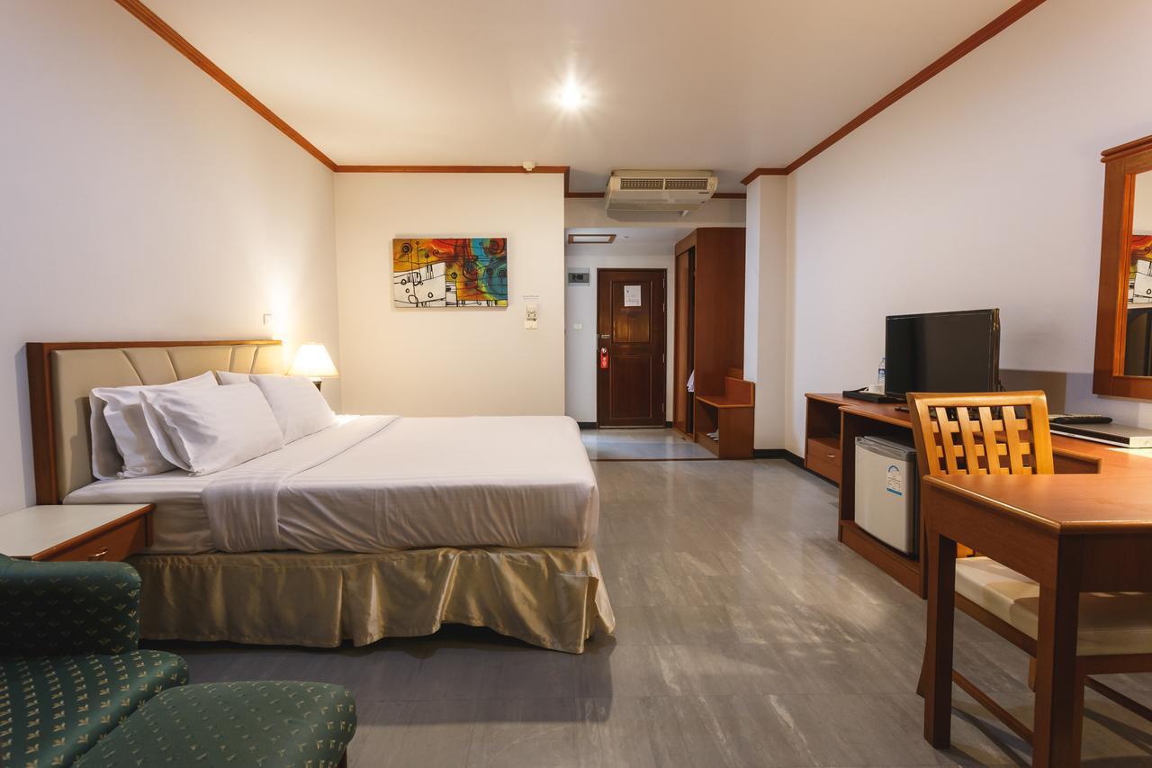 Surin Majestic Hotel Екстериор снимка