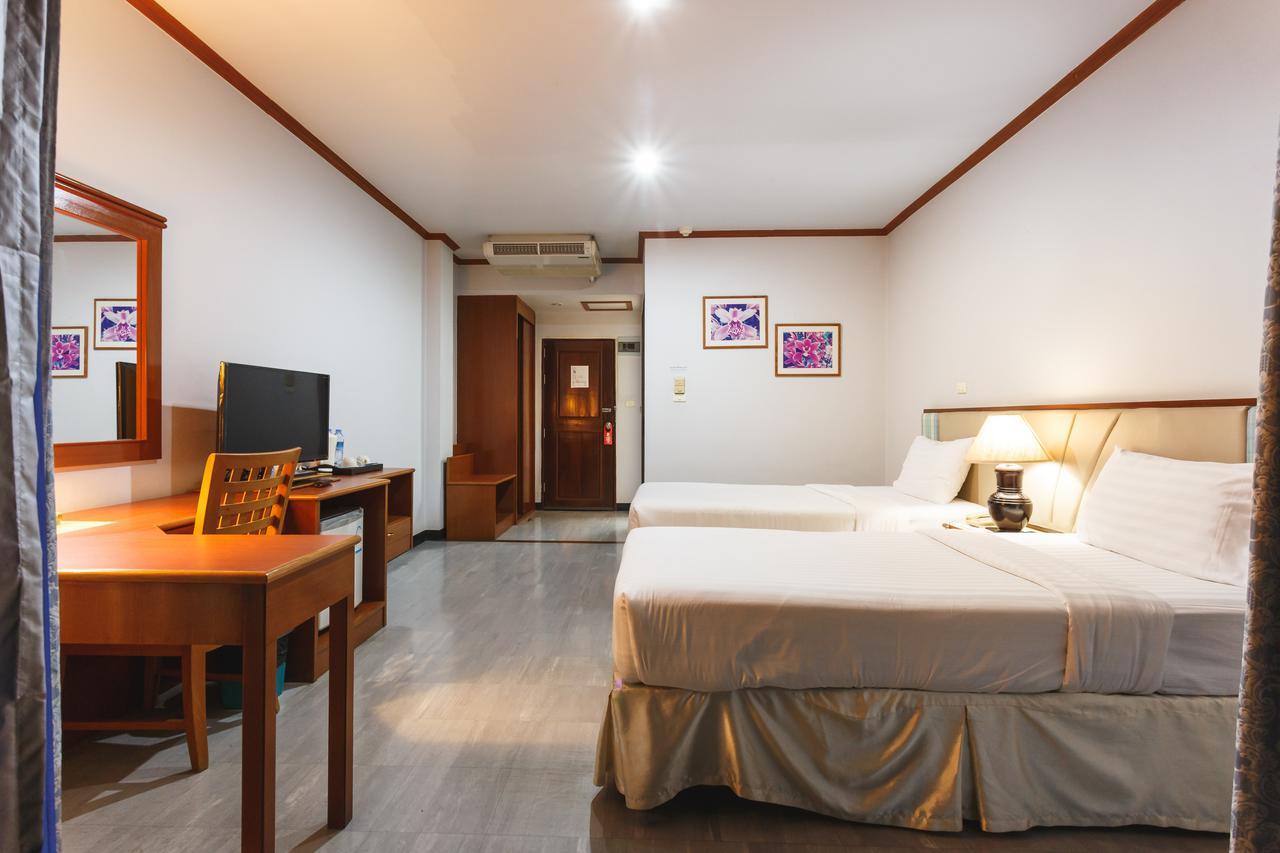 Surin Majestic Hotel Екстериор снимка