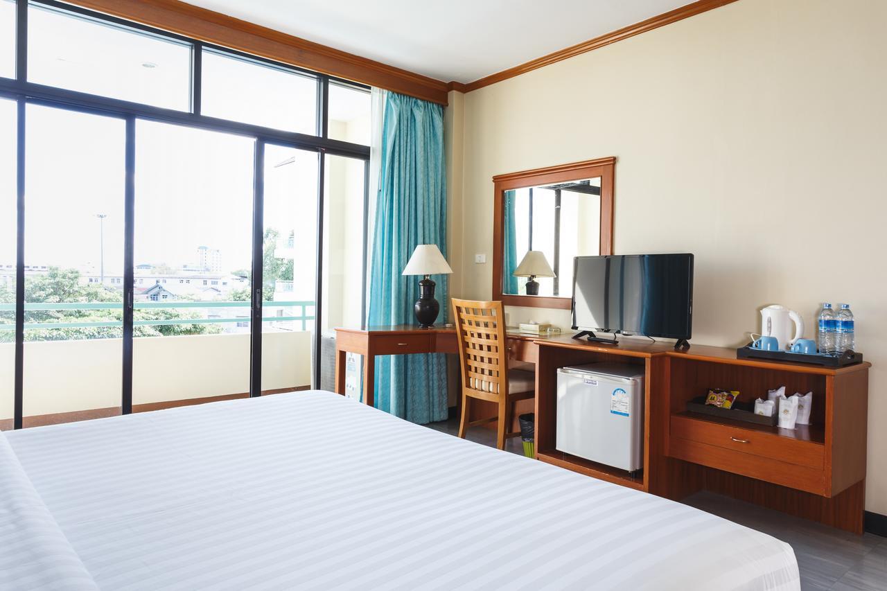 Surin Majestic Hotel Екстериор снимка