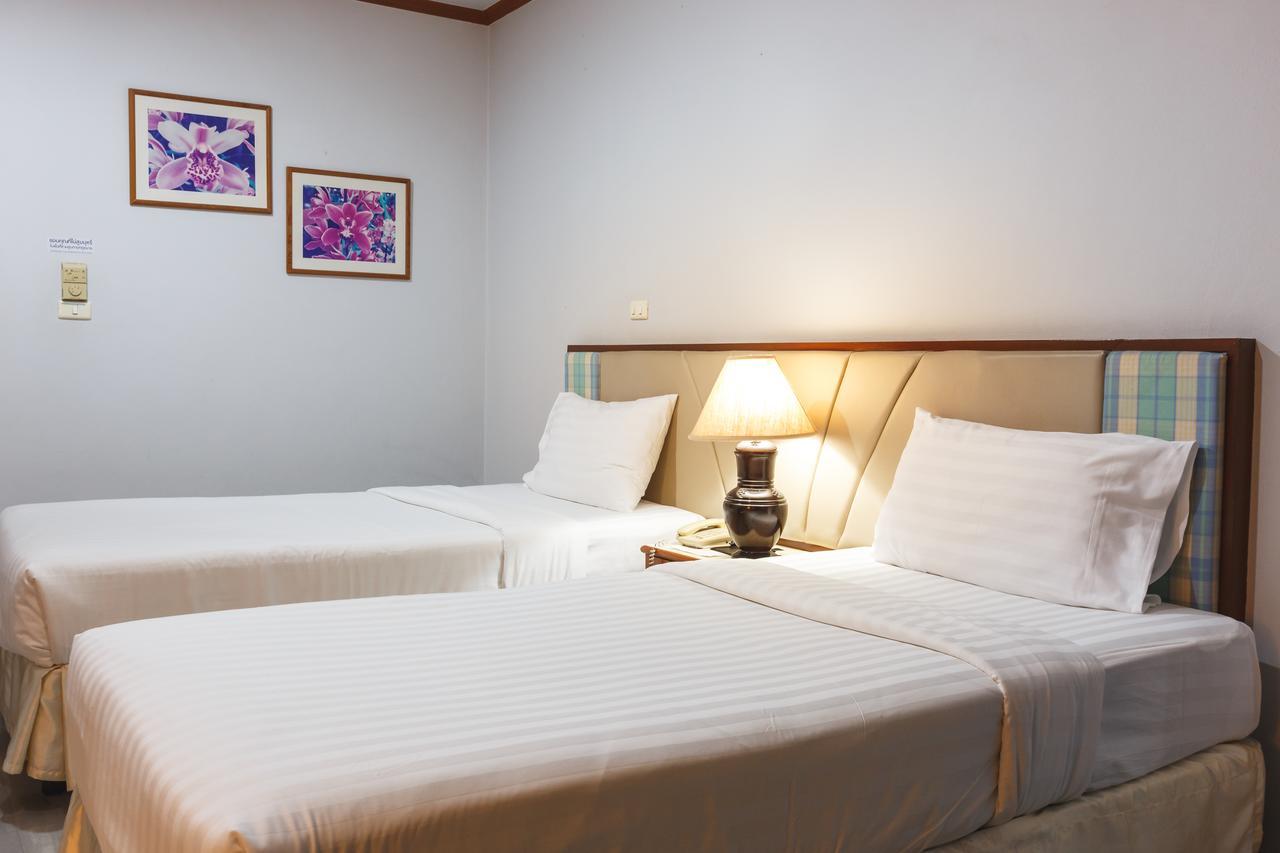 Surin Majestic Hotel Екстериор снимка