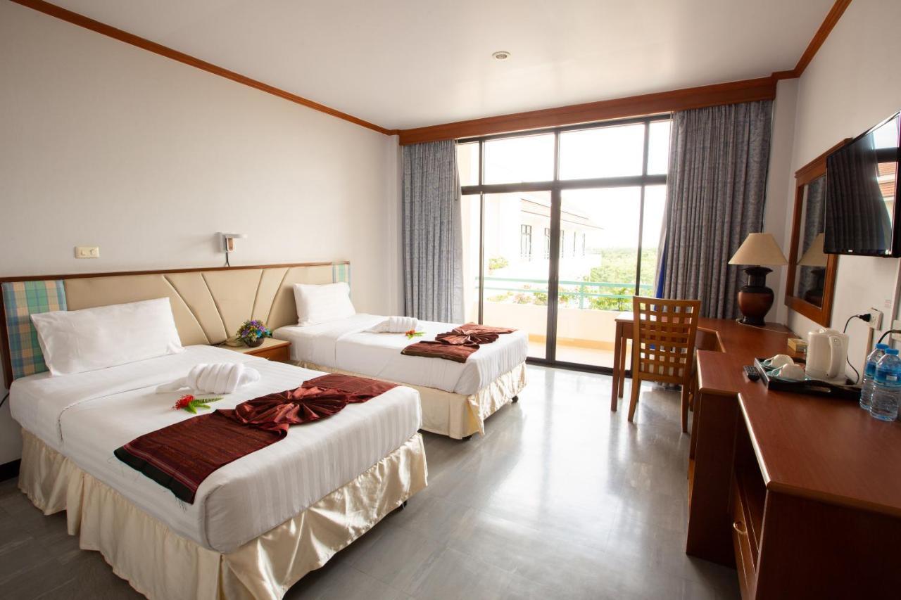 Surin Majestic Hotel Екстериор снимка