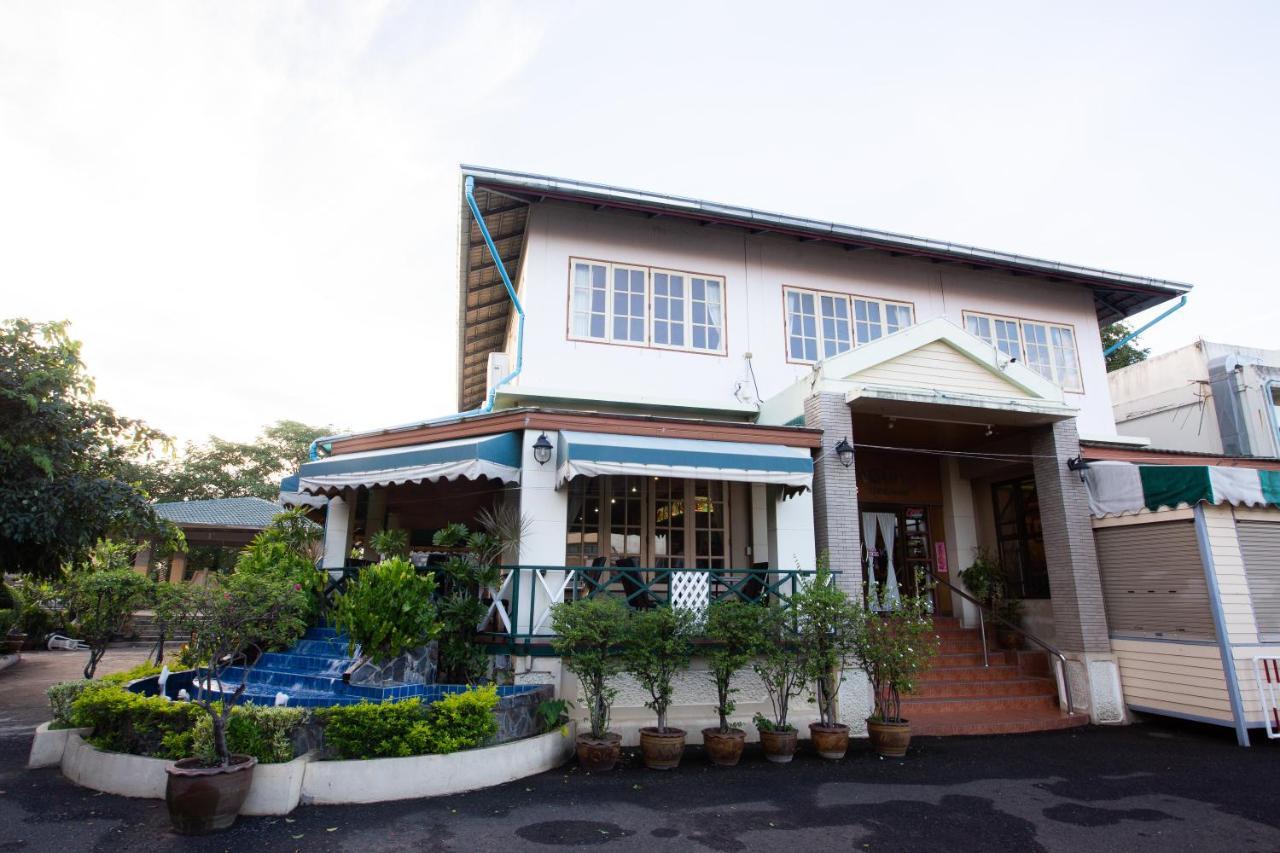 Surin Majestic Hotel Екстериор снимка