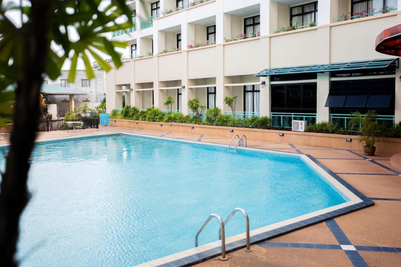 Surin Majestic Hotel Екстериор снимка