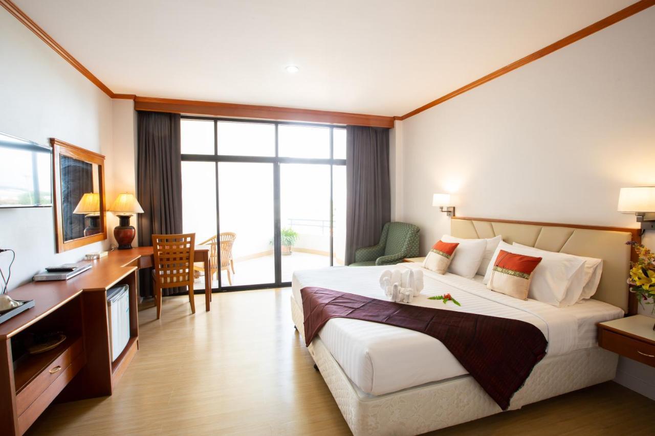 Surin Majestic Hotel Екстериор снимка