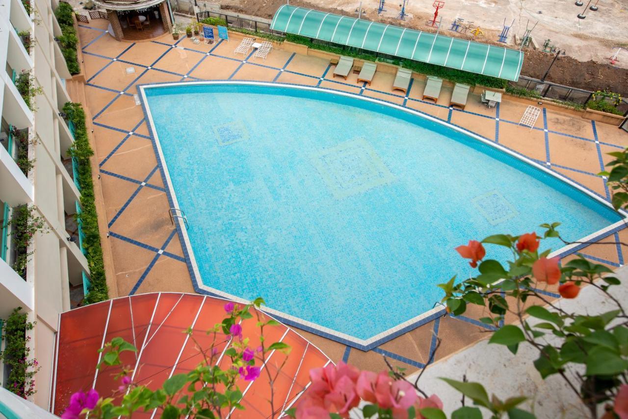 Surin Majestic Hotel Екстериор снимка